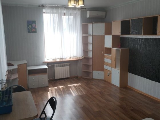 Продам 2х кімнатну "сталінку" по Криворіжсталі 54. Кривой Рог