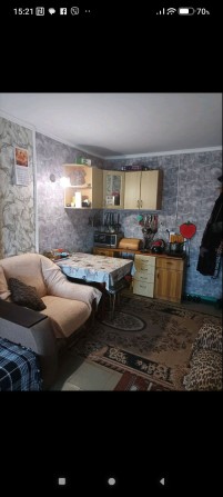 Срочно продаётся двух комнатная комната в малосимейке - фото 1