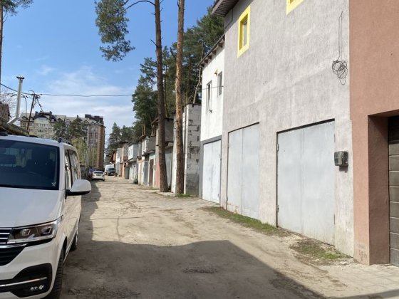 Повноцінна КВАРТИРА-ГАРАЖ Без Комісії з усіма коммунікаціми/ велика технічна яма/  приватизованний з