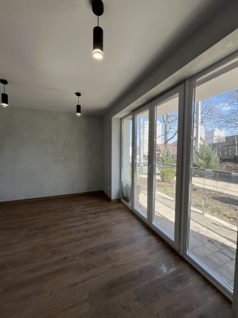 ЄОселя! Сертифікат! 2 к квартира з частковим ремонтом! Мін. Оф! - фото 1