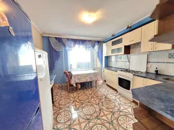 2к. Бенделіані вул. 5/9ц, 62м2, Ремонт! Велика кухня!