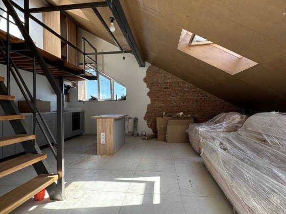 Продаж 1 кімнатної студії, з  виходом на терасу. Центр міста. Полтава