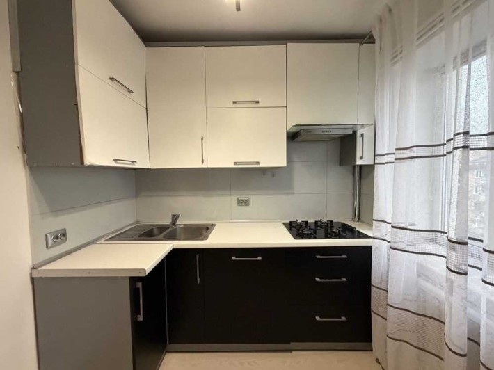 Продам однокімнатну квартиру в центрі - фото 1