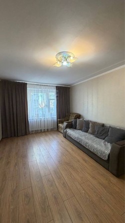 Продаж 3 кімнатноі + гардеробна (кабінет) - фото 1