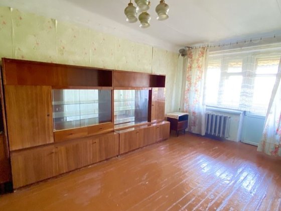 Продам 2-кім квартиру Кривой Рог