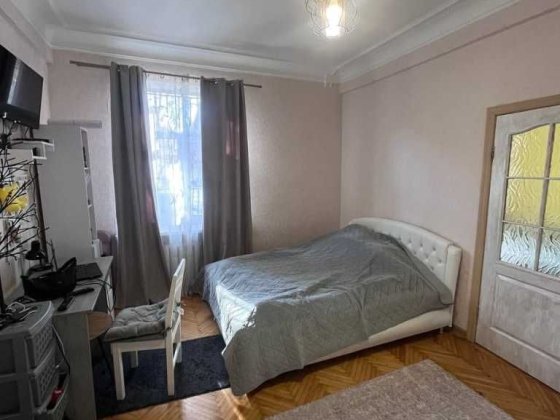 2к по Каштановій Алеї, з ремонтом 50 кв/м, стеля - 3м Полтава