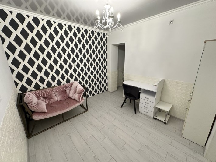 Найвигідніша ціна 2к квартири з ремонтом поруч з Центоальним парком - фото 1