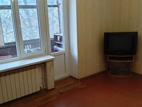 2к квартира 45 м² з індивідуальним опаленням + підвал 20 м², 2/2 поверх