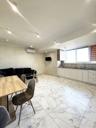 2-кімнатна квартира з ремонтом в р-н Щасливого, 70м2‼️ - фото 1