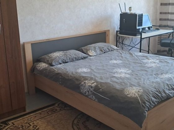 Продам на Песочной (рядом оптовый рынок) Кривий Ріг