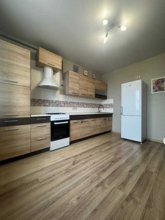 2-кімнатна квартира з видом на озеро та Happy Mall| автон.опал. 78000$ - фото 1