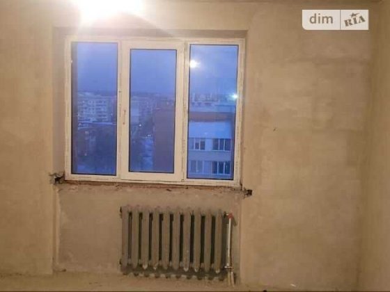 Готова під ремонт! 2к 73 м² з автономним опаленням Полтава