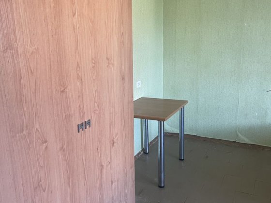 Продам 1 комн квартиру на 8-й гор больнице Кривой Рог