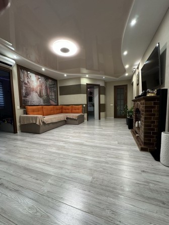 Продаж 4-х кімнатної  в центрі з а/о від власника - фото 1