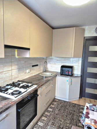 √ НОВИНКА 3 кімнатної квартири з ремонтом біля парку ХІМІК - фото 1