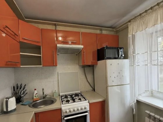Продам 2ком на Зигина Полтава