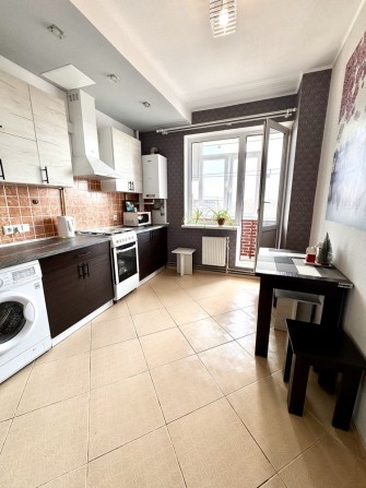 Продам квартиру в центрі  міста з а/о - фото 1