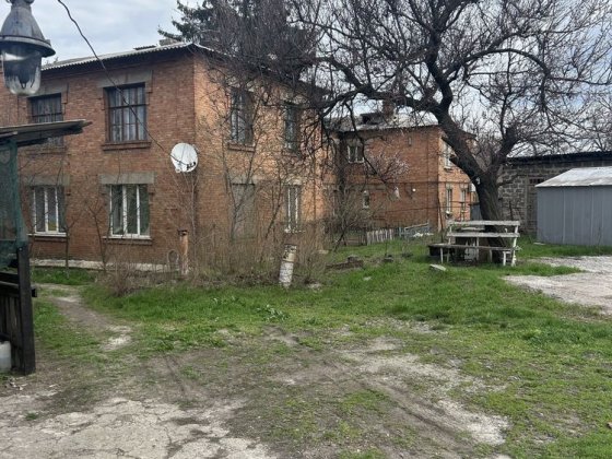 КРЕС вулиця Шурупова на продаж 2кімнатнаСТАЛІНКА біля річки з окремими кімнатами, 2 повер, не кутова Кривой Рог