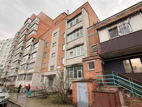 1к Крут біля озера