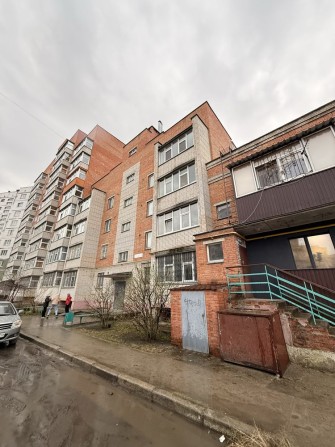 1к Крут біля озера - фото 1