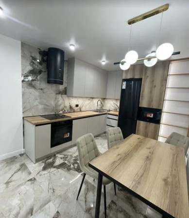 Продаж 2к квартири 57 кв. м на вул. Будного Степана - фото 1