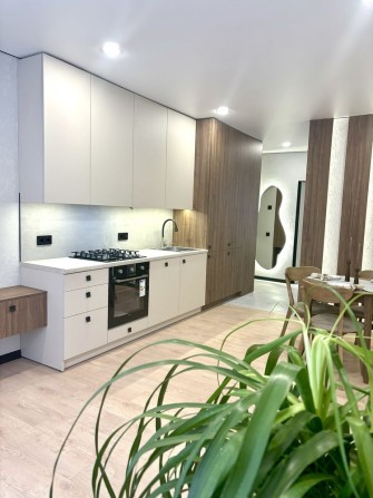 Нова ідеальна 1кімнатна (євро2кімнатна) квартира в ЖК Молодість - фото 1