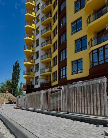 Терміновий продаж.3-х кімнатна квартира  в новому ЖК  БЕЗ КОМІСІЇ. - фото 1