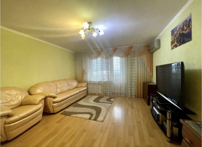 Продаж 3 кімнатної квартири на Зеленко , цегляний будинок - фото 1