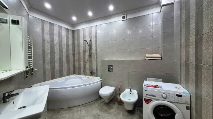 Продаж 3к квартири 88м² з А/О і євроремонтом, 2й поверх - фото 1