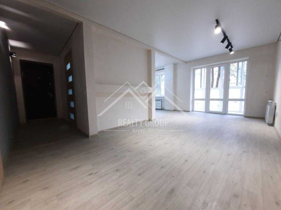 Продаж 2к квартири "студії" з ремонтом на 44 кв. Сертифікат Кривой Рог