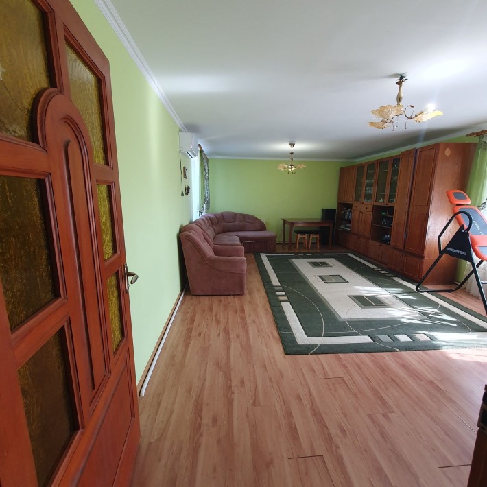 Продається 4 кімнатна квартира  з автономним газовим опаленням - фото 1