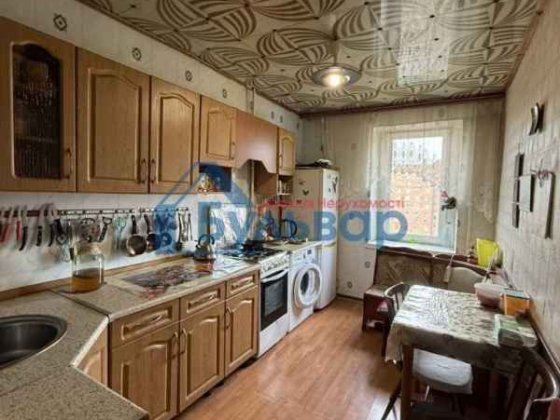 3к.квартира,Мотель, 66м2, цегла, окремі кімнати