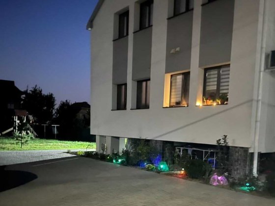 % Продаж 4-кімнатної квартири з ремонтом, меблями та гаражем на 2 авто, Новий Двір % Ровно