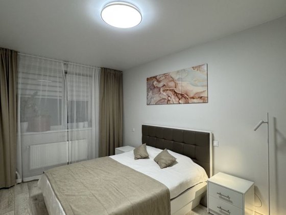 Квартира з сучасним ремонтом в затишній локації! Мін. Оформлення!