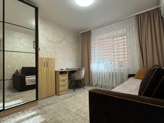 Продам 2-кімнатну квартиру з ремонтом в цегляному будинку Ровно