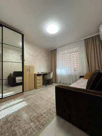 Продам 2-кімнатну квартиру з ремонтом в цегляному будинку - фото 1