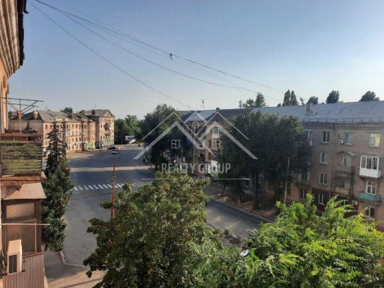 Продається 3-кімнатна квартира по вул. Зимових Походів (Симбірцева) Кривий Ріг