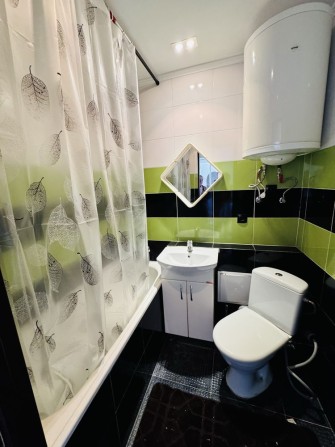 Продаж квартири з балконом - фото 1