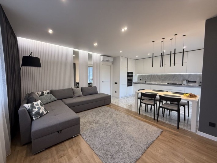 Продаж двокімнатної квартири на Щасливому - фото 1