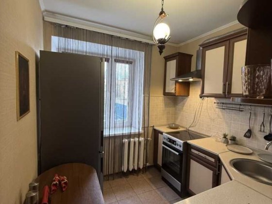 2 к квартира, 4 поверх цегляний будинок, меблі+техніка