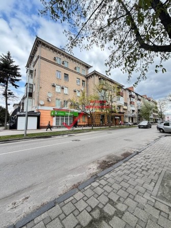 ПРОДАЖ. ЦЕНТР МІСТА, Юліана Матвійчука 22. - фото 1