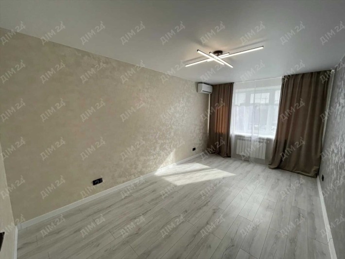 Продаж однокімнатної квартири з новим ремонтом у цегляній новобудові. - фото 1