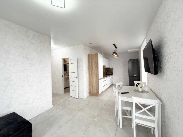 У продажу простора 2-кімнатна квартира в новобудові в ЦЕНТРІ міста - фото 1