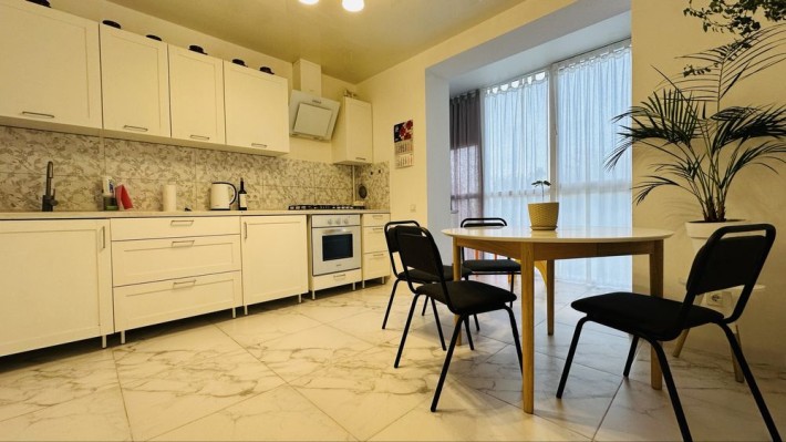Продам 1-кімнатну з укриттям та паркомісцем - фото 1