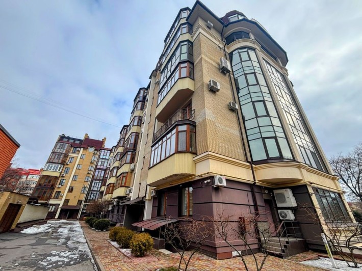 Продам 3кім.квартиру  Центр міста 194м2 + паркінг! - фото 1