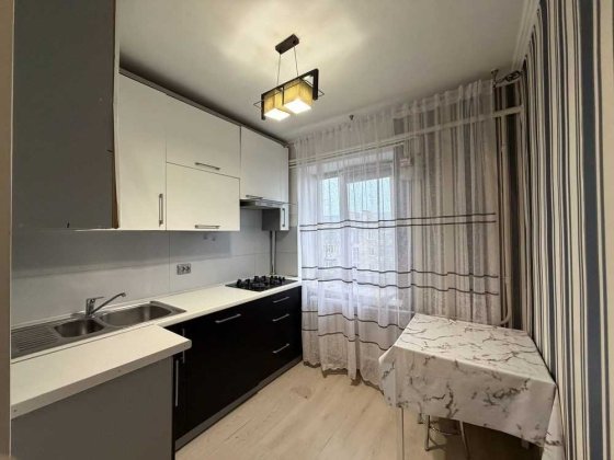 Продам затишну 1 кімнатну квартиру в центрі міста. Ровно