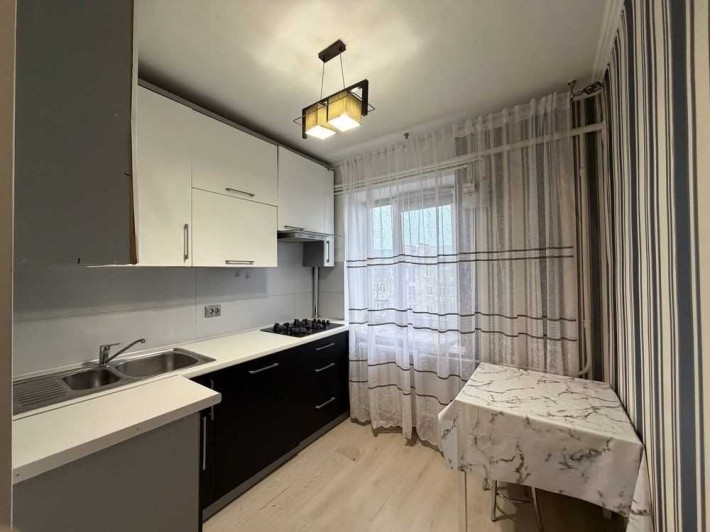 Продам затишну 1 кімнатну квартиру в центрі міста. - фото 1