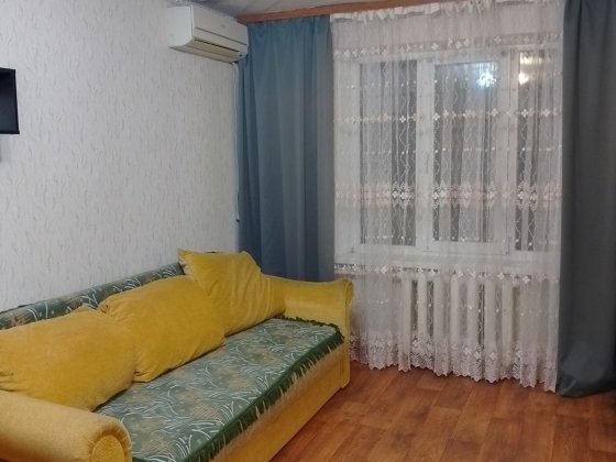 2 ком.кв, средний этаж.Район" Экватора".