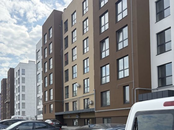 1-кімнатна квартира з панорамним виглядом на озеро Ровно