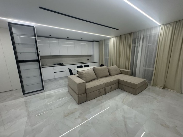 Продаж квартири в центрі міста - фото 1